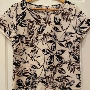 J. Crew top. Size small. Unique pattern/texture